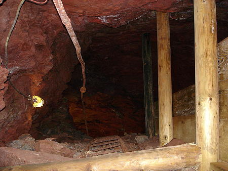 Im Bergwerksstollen